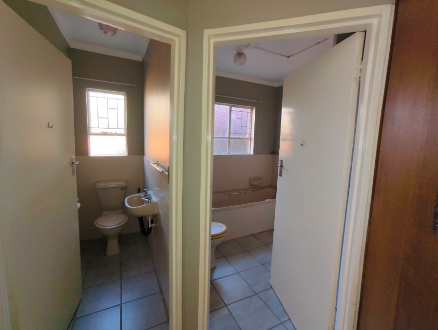 To Let 3 Bedroom Property for Rent in Langenhovenpark Free State